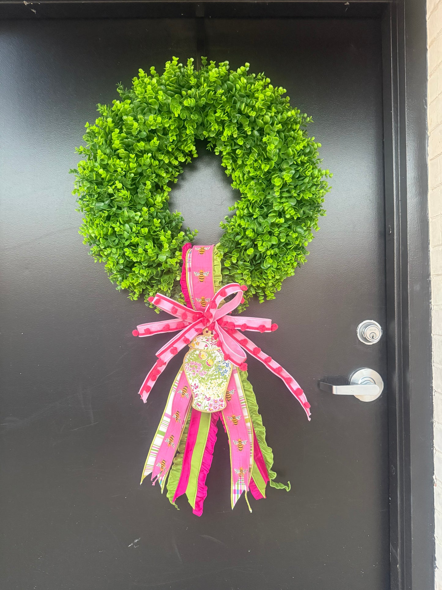 Pink Bee Boxwood wreath