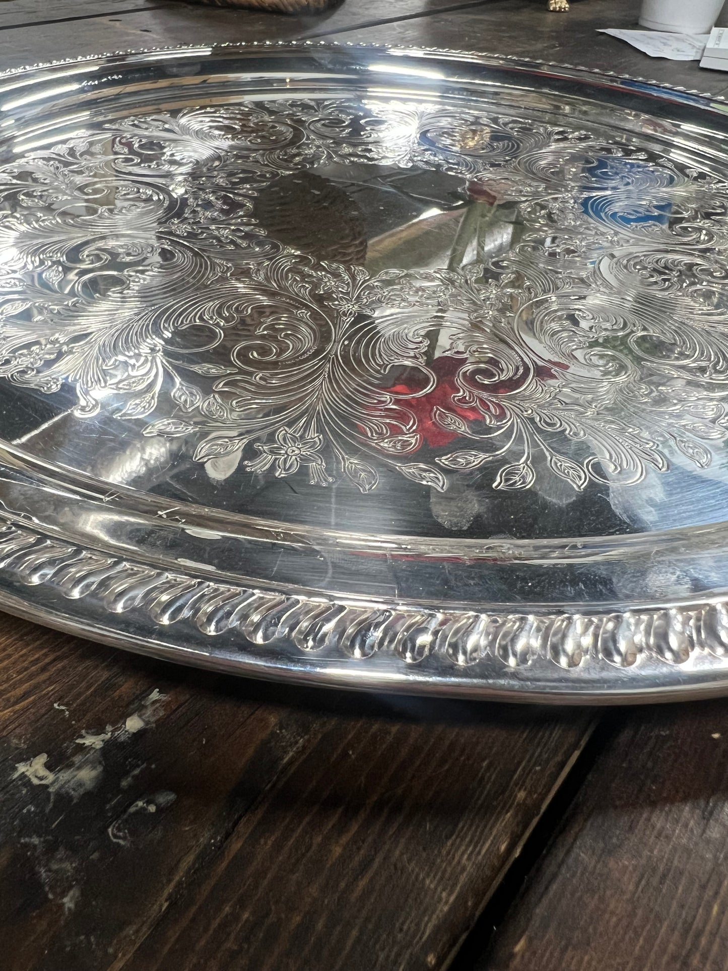 18 3/4” Vintage Round Serving Tray