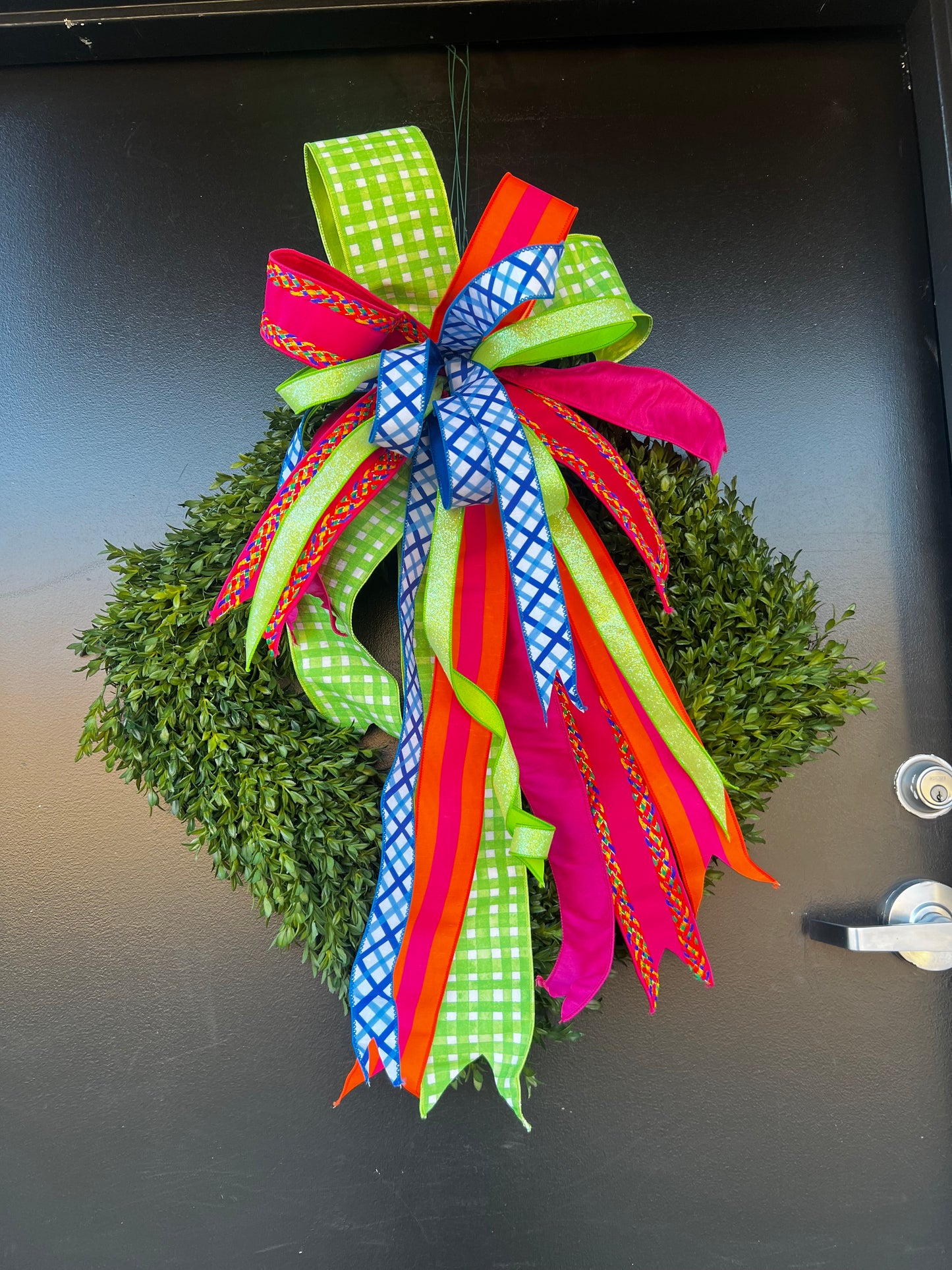 Colorburst boxwood wreath
