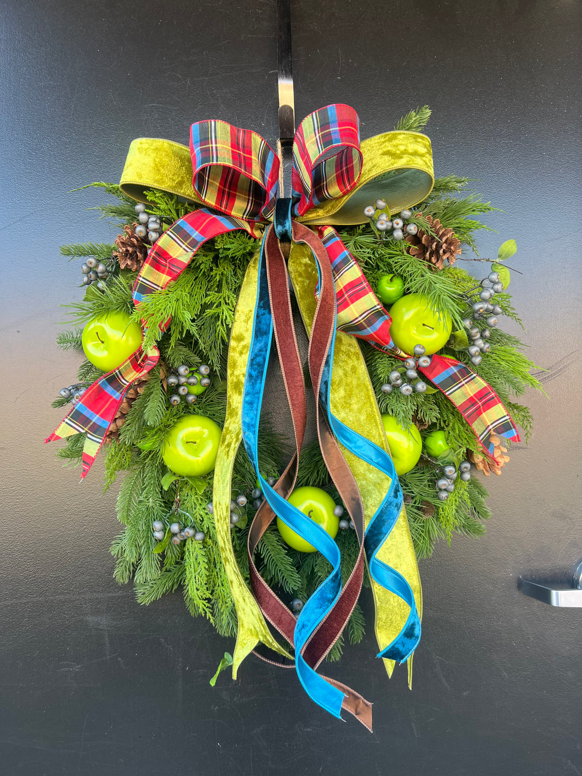 Christmas Orchard Grandeur Wreath