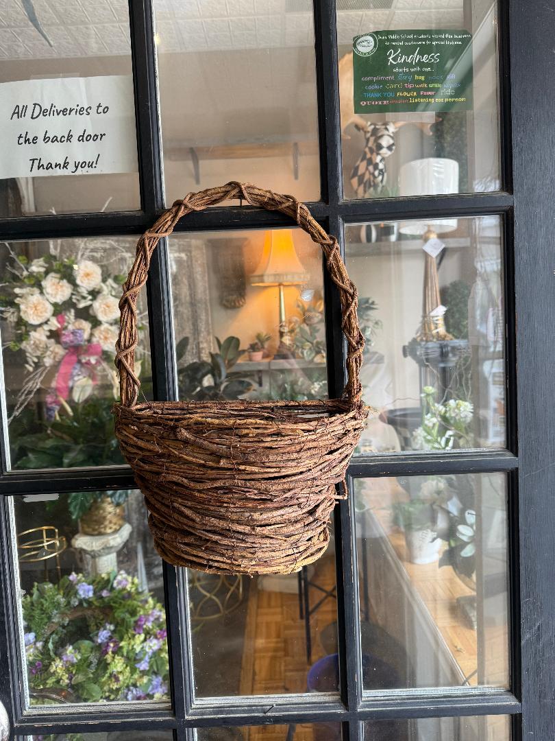Handmade Grapevine Wall Basket Small