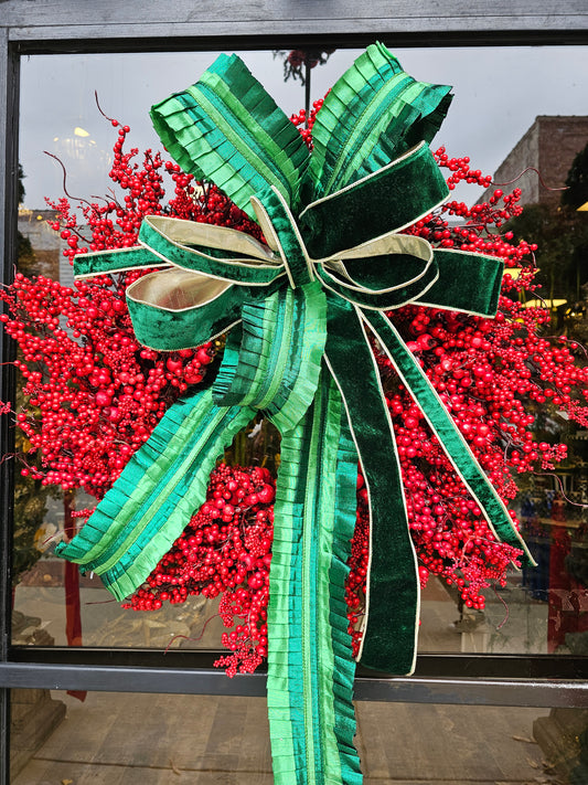 Jolly Green Bow Berry Wreath