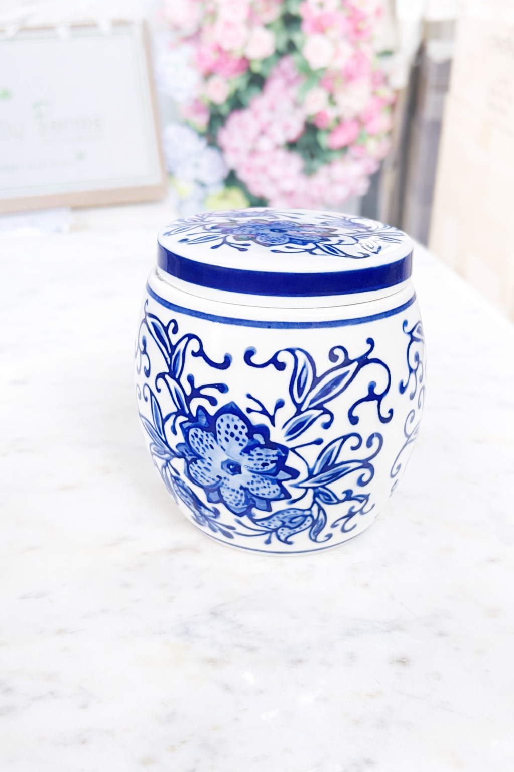 Blue and White Chinoiserie 8 Ounce Candle with Lid