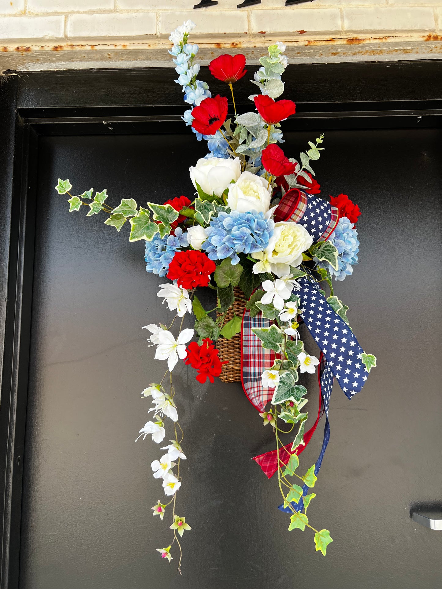 Stars & Blooms Nantucket Basket