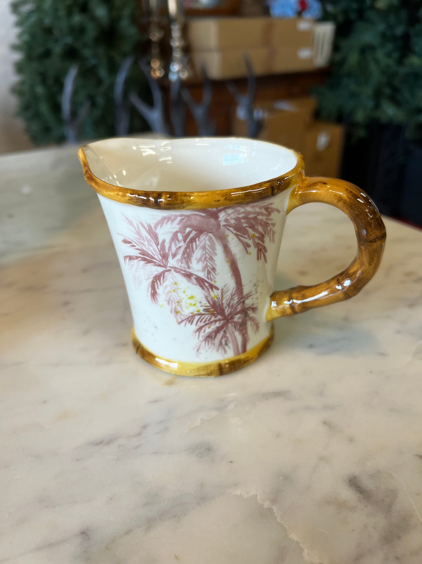 Round creamer cup and sugar container