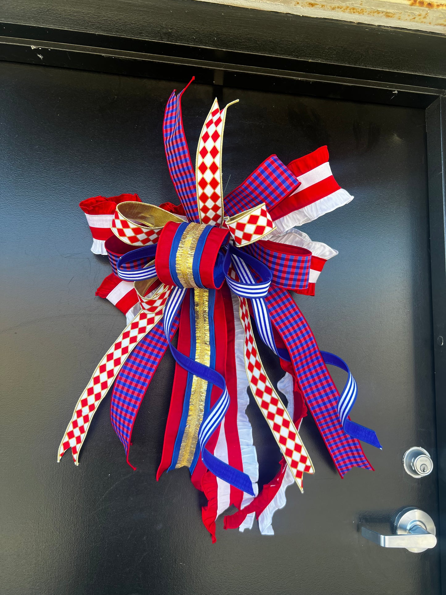 Golden Independence Bow