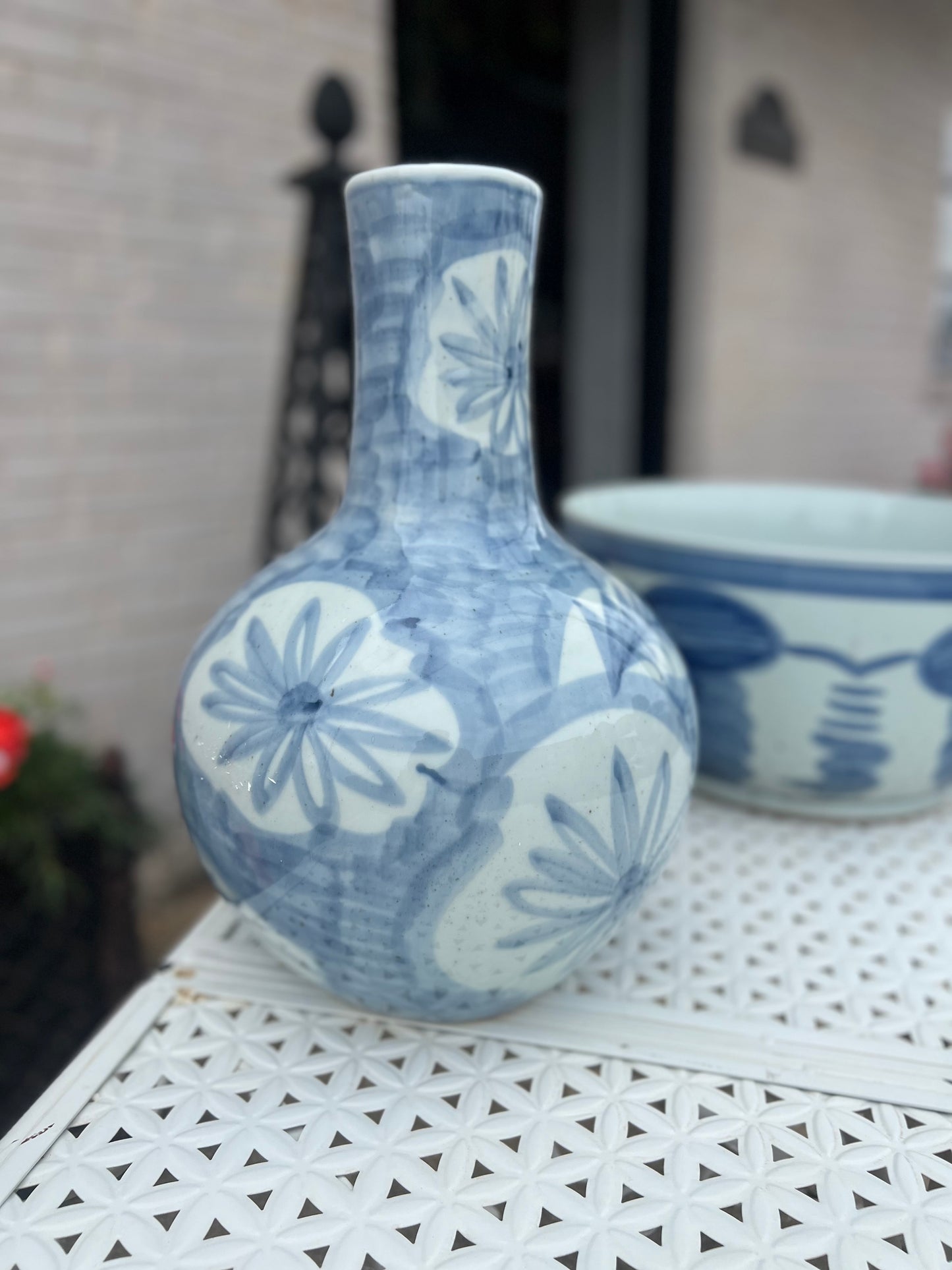 Jingdezhen Hand-Painted Porcelain Folk Vase