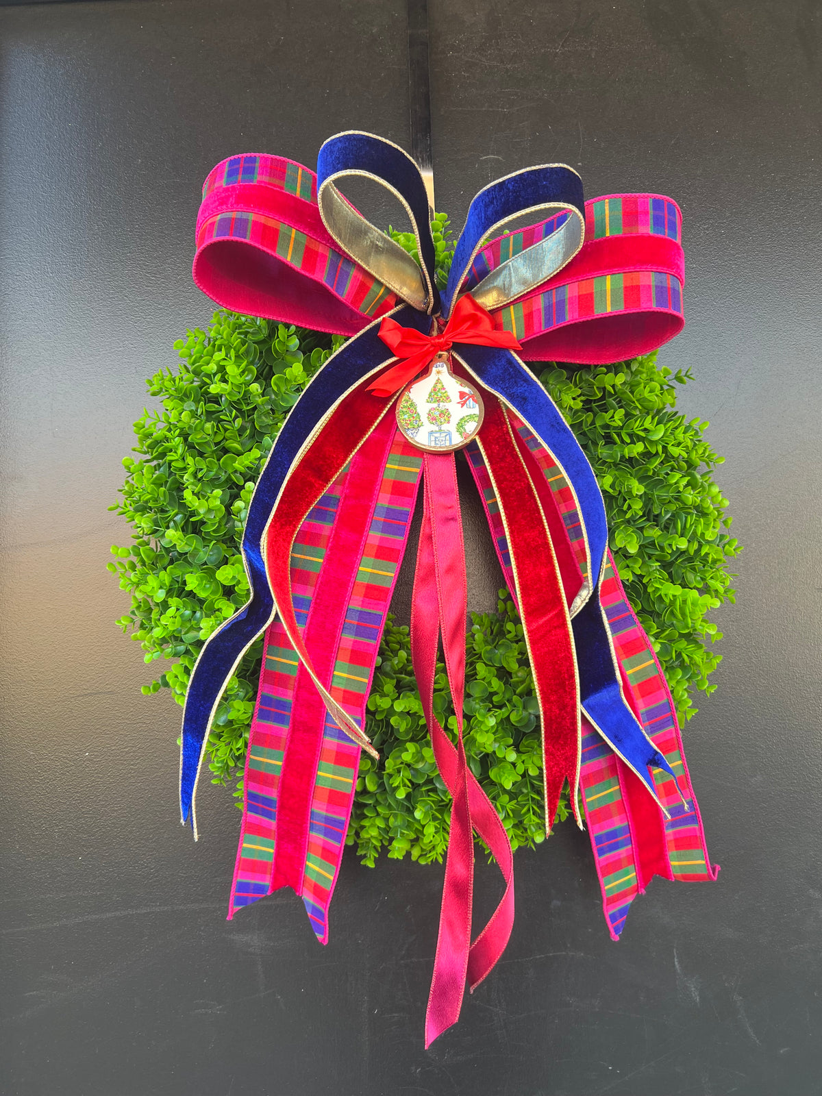 Plaid Christmas Greetings Wreath.” 🎄🎀