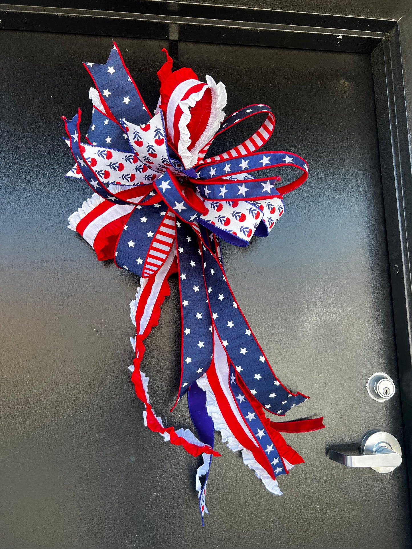 Liberty Lace Door Bow