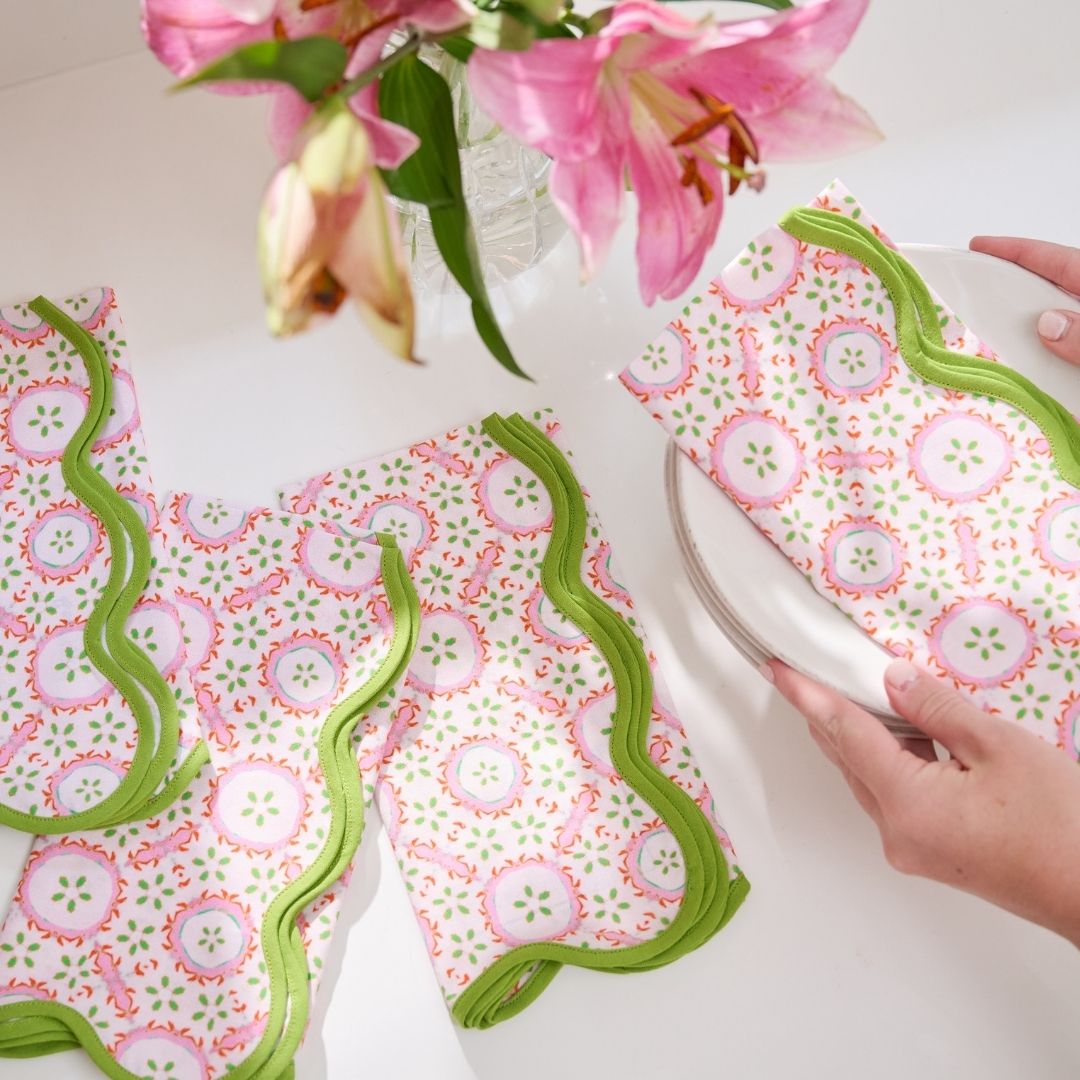 Rosie Scalloped Dinner Napkins Cloth