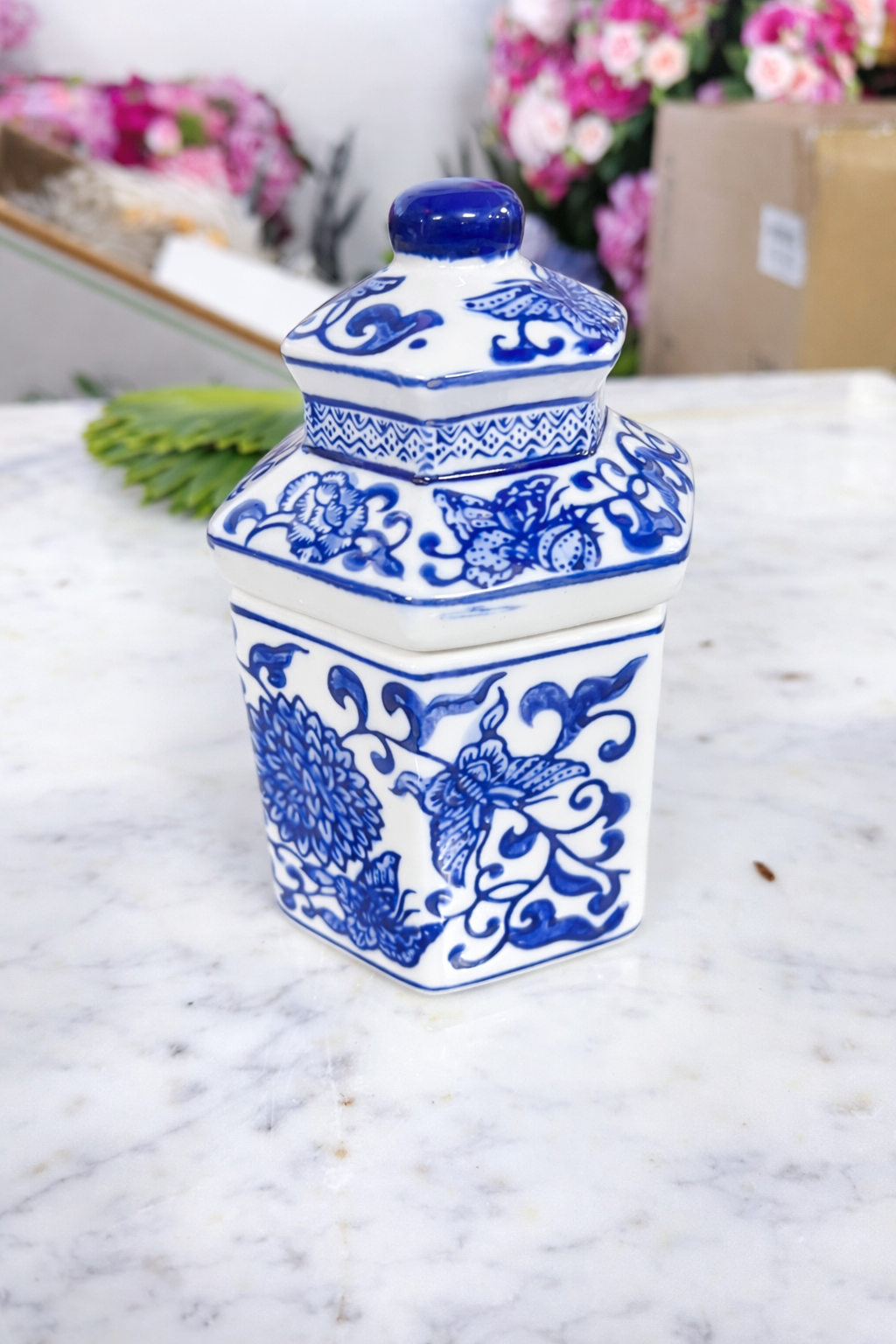 Blue and White Chinoiserie Sandalwood Myrrh Candle