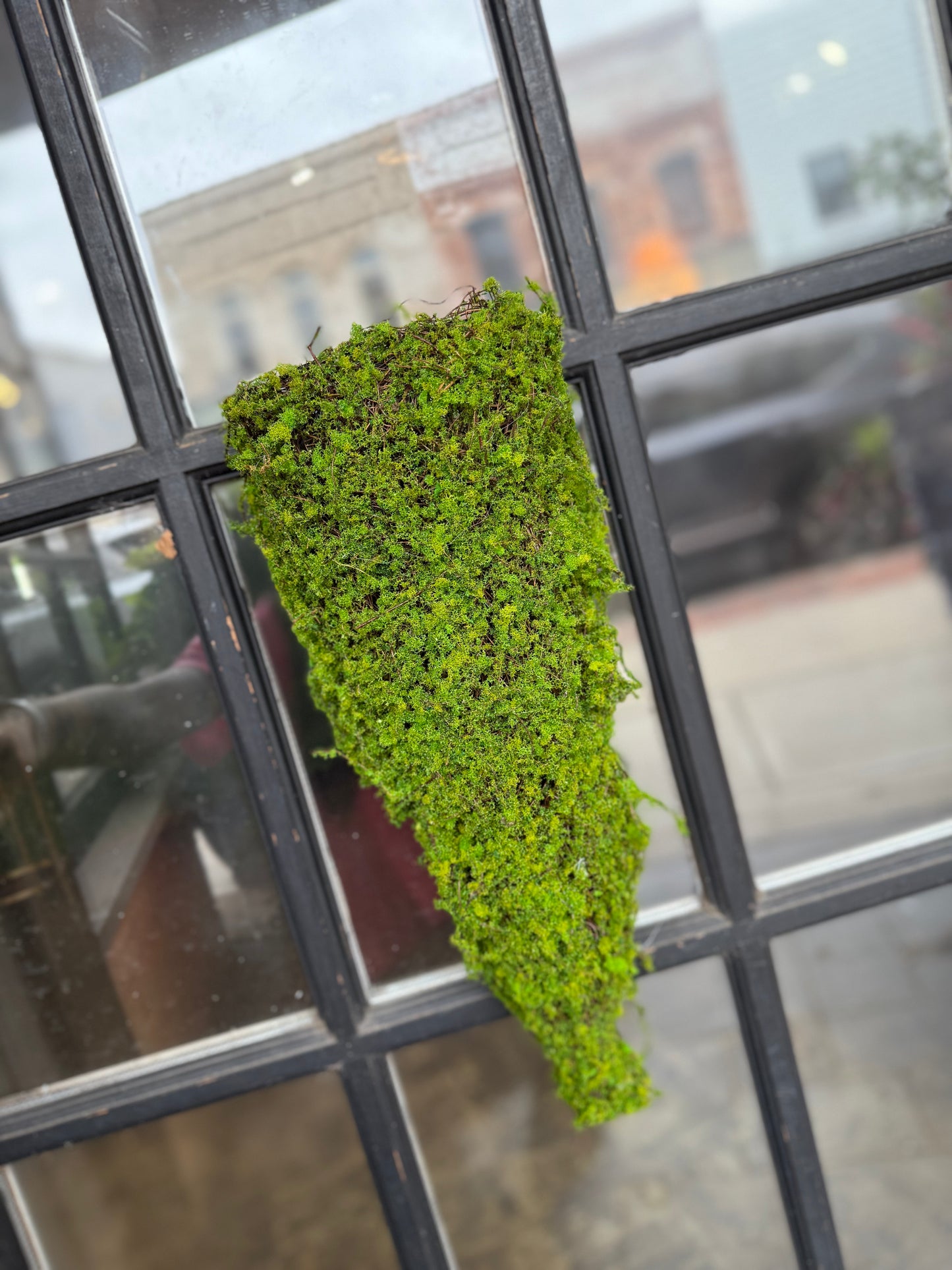 18” Half Cone Moss Planter