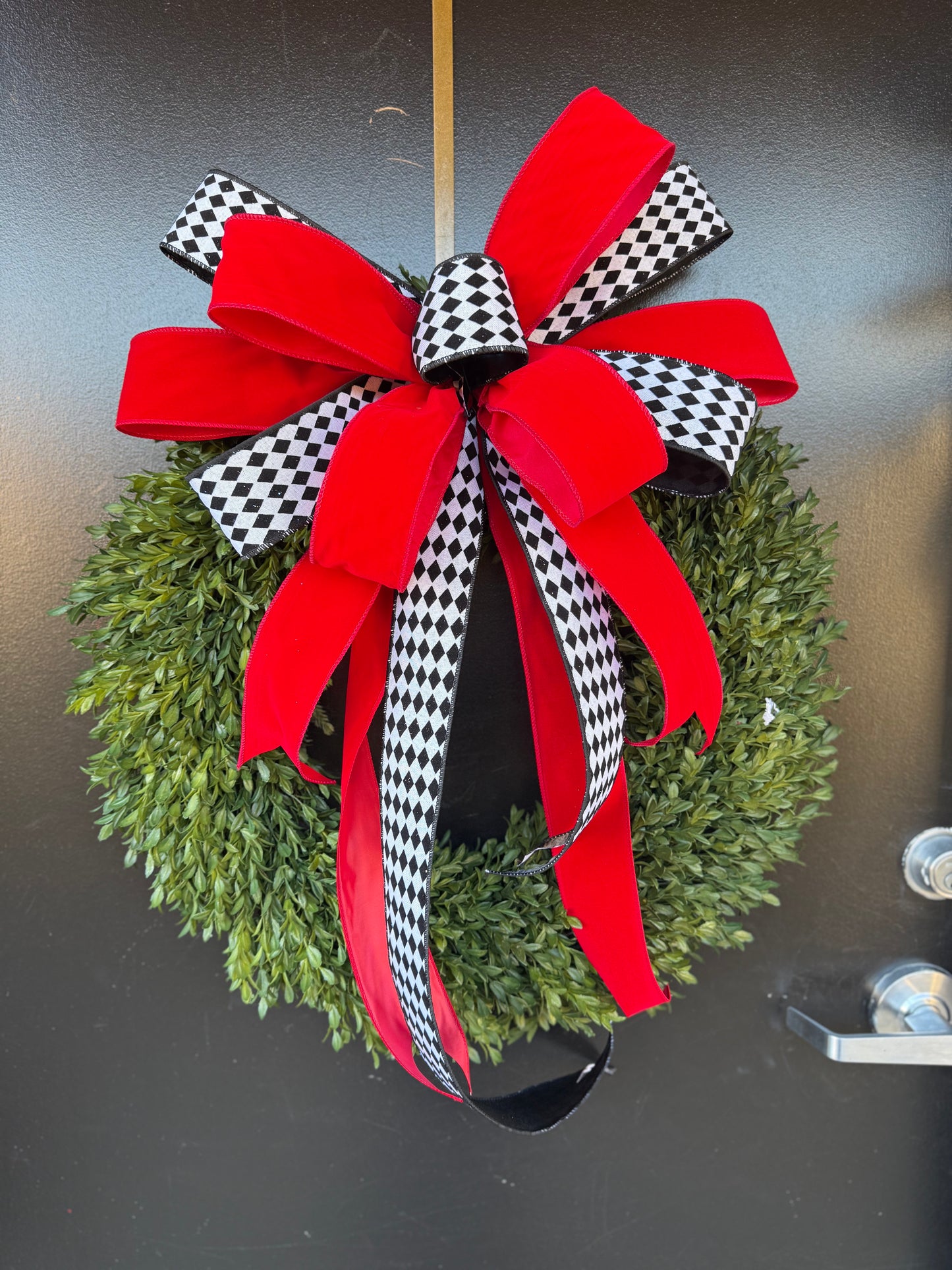 “The Traditional Boxwood” Christmas Wreath