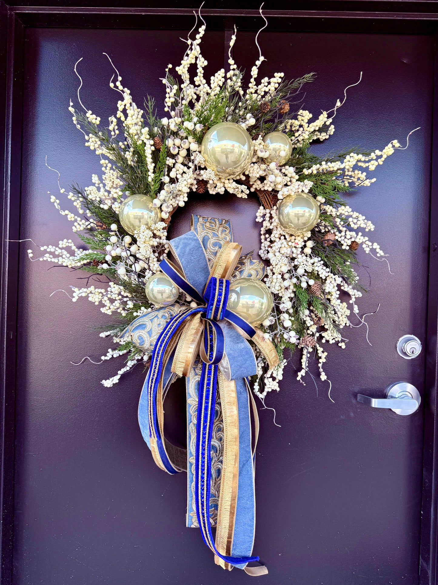 Regal Winter Glow Christmas Wreath