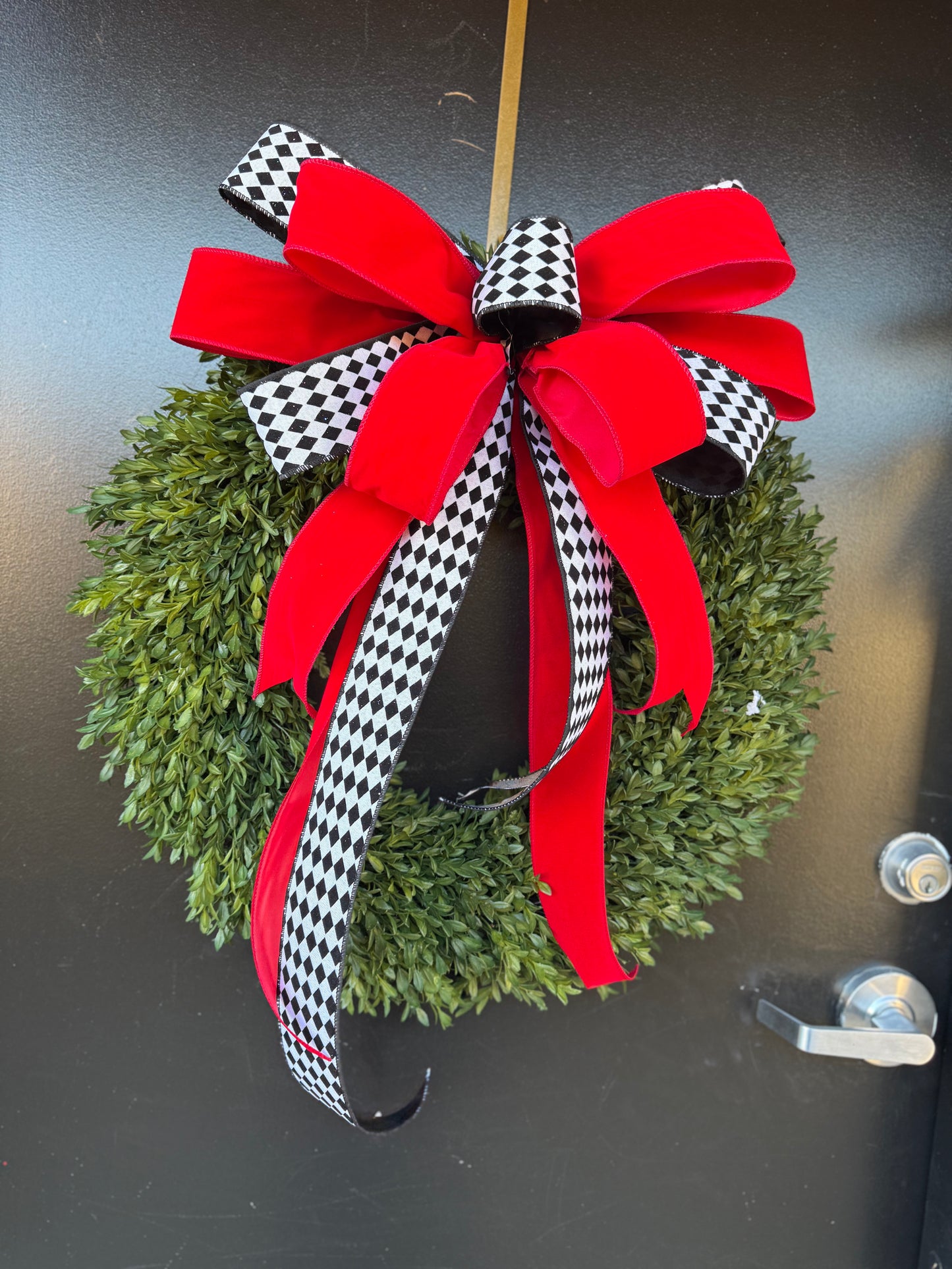 “The Traditional Boxwood” Christmas Wreath