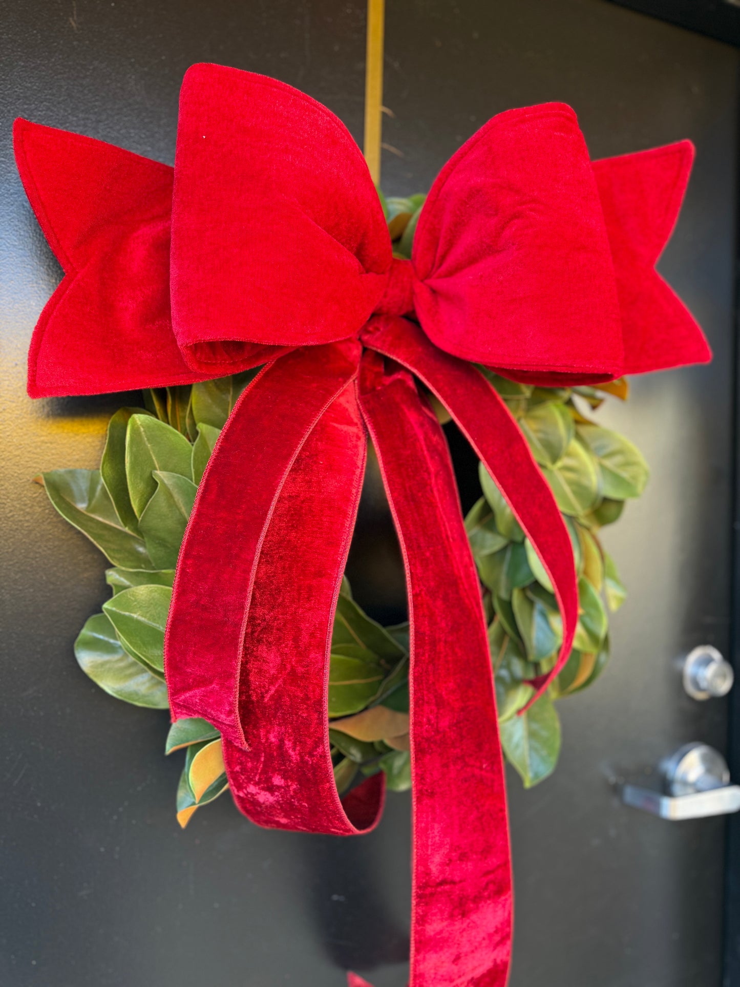 22” Magnolia Wreath With Bow