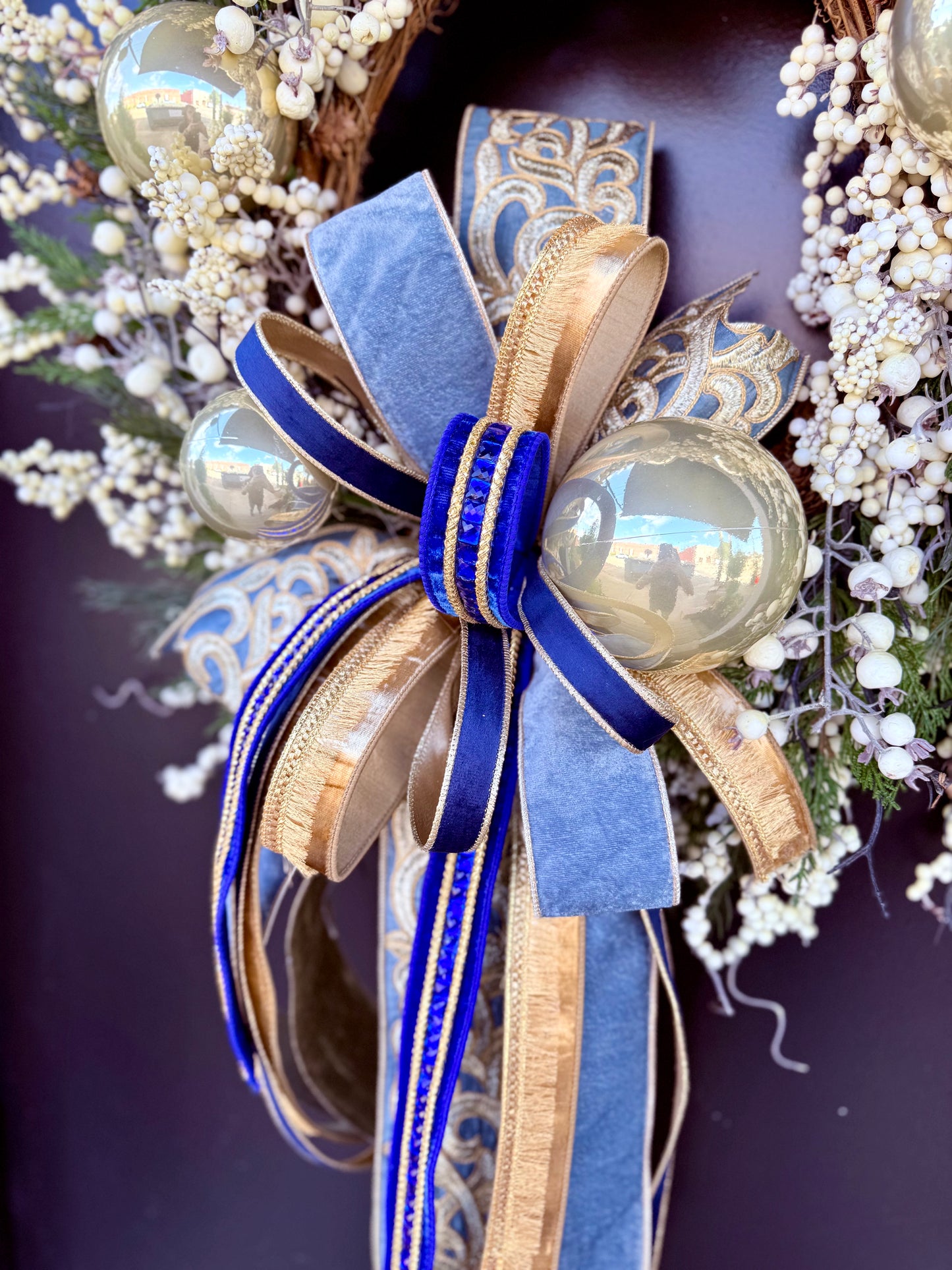 Regal Winter Glow Christmas Wreath