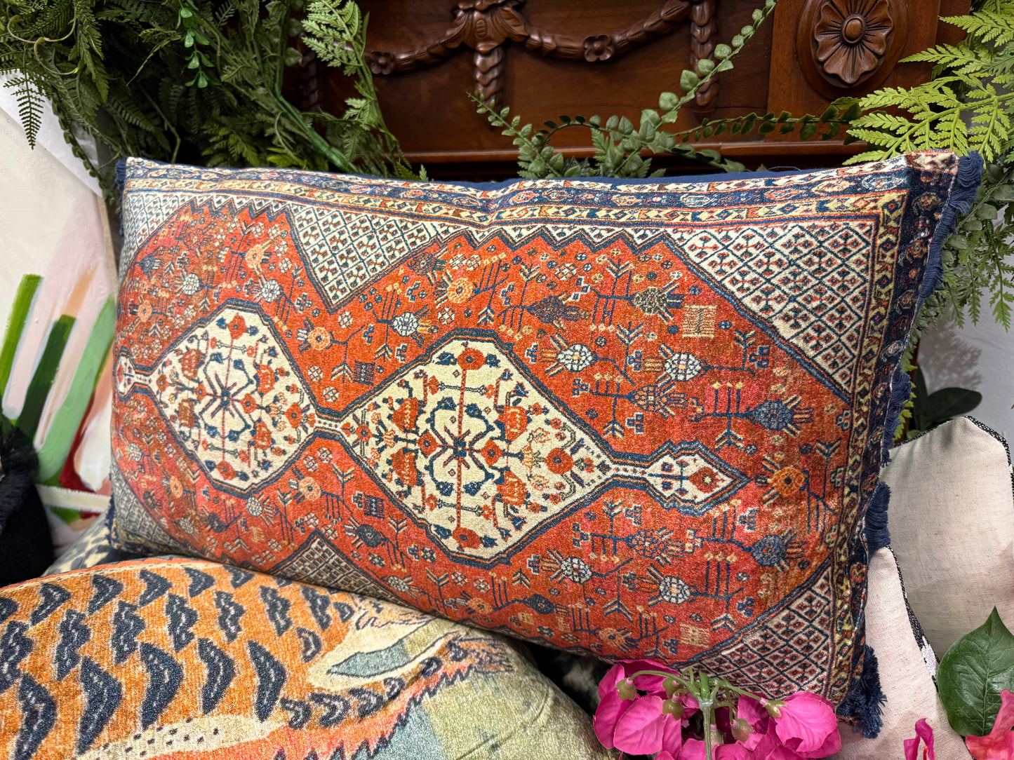 Velvet Lumbar Pillow w Design
