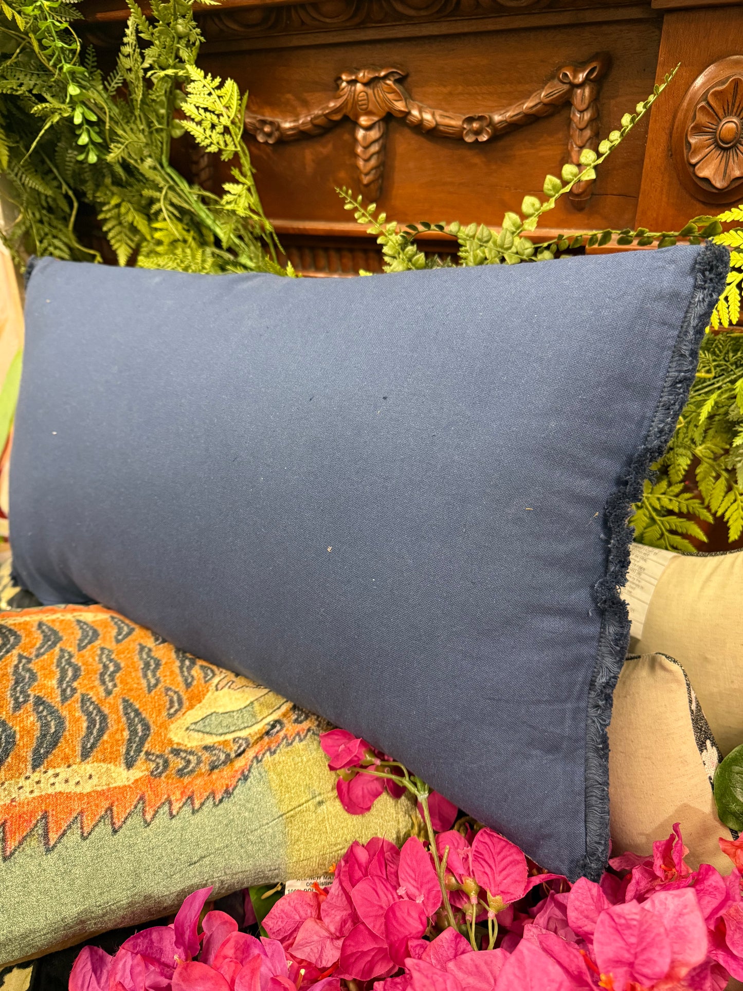 Velvet Lumbar Pillow w Design