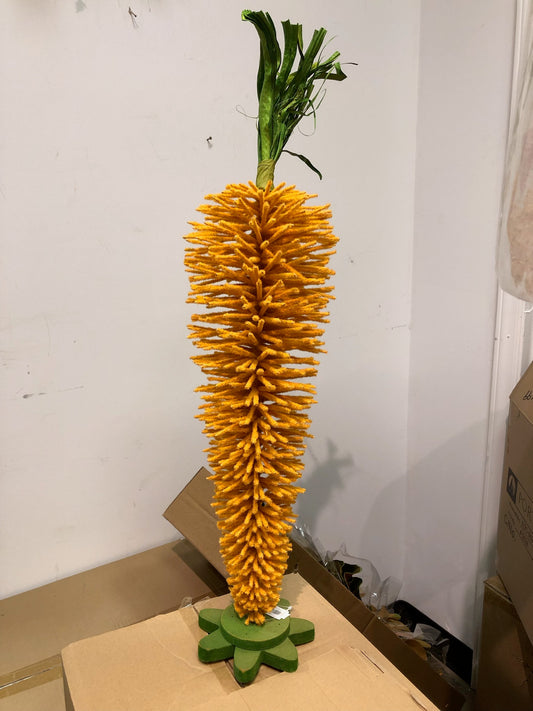 Large Standing Carrot