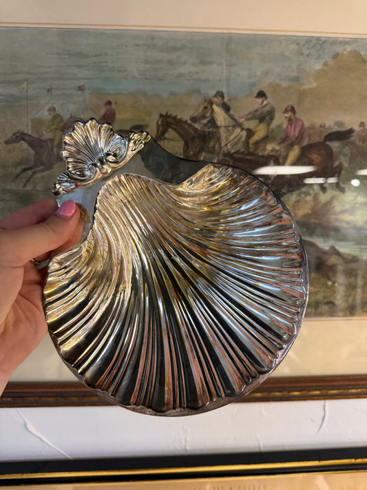Vintage silver-plated baptismal shell 1